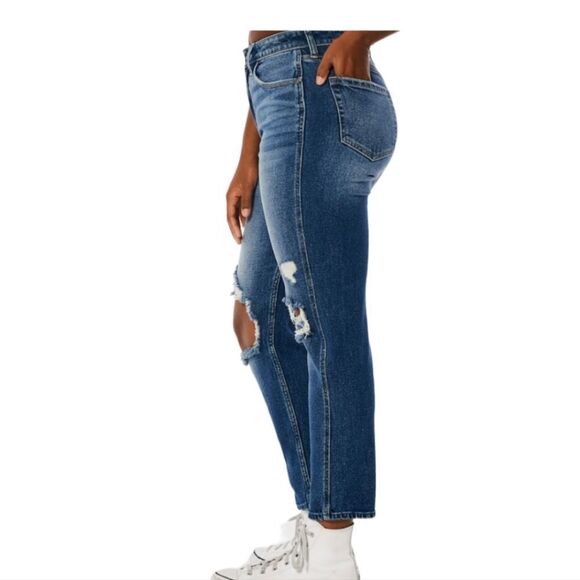 Hollister Curvy High-Rise Mom Jean - Picture 2 of 7